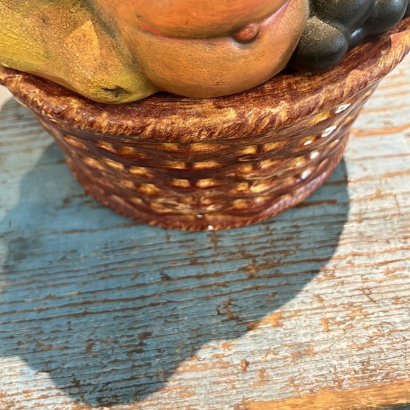 Vintage Canister Lid Fruit Woven Basket 1971 Handmade Apples Grapes Harvest MCM - Picture 3 of 6
